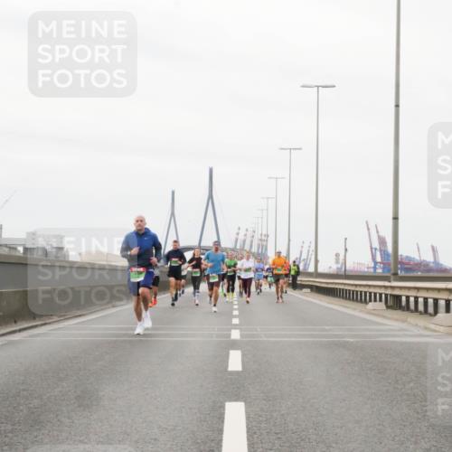 03.10.2025 - Köhlbrandbrückenlauf Matties Gatica Varas http://msf.ph/oto/9187117 03.10.2025 15:49:01 Position 3  meine-sportfotos.de
