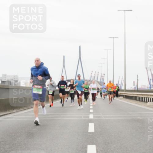 03.10.2025 - Köhlbrandbrückenlauf Matties Gatica Varas http://msf.ph/oto/9187123 03.10.2025 15:49:03 Position 3  meine-sportfotos.de