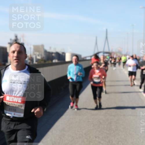 03.10.2025 - Köhlbrandbrückenlauf Yannick Fuchs http://msf.ph/oto/9187128 03.10.2025 12:06:19 Position 3 6118 meine-sportfotos.de