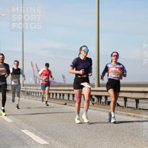 03.10.2025 - Köhlbrandbrückenlauf Yannick Fuchs http://msf.ph/oto/9187129 03.10.2025 11:45:36 Position 3 4206 meine-sportfotos.de