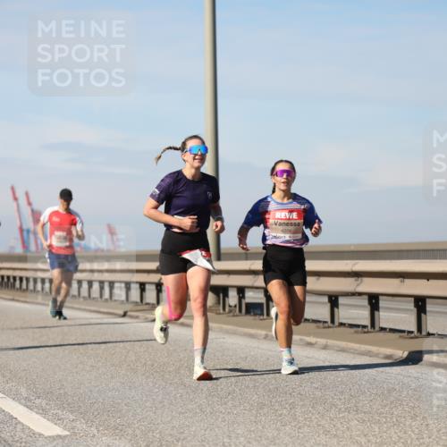 03.10.2025 - Köhlbrandbrückenlauf Yannick Fuchs http://msf.ph/oto/9187131 03.10.2025 11:45:37 Position 3 4206 meine-sportfotos.de