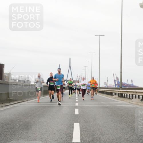 03.10.2025 - Köhlbrandbrückenlauf Matties Gatica Varas http://msf.ph/oto/9187132 03.10.2025 15:49:06 Position 3  meine-sportfotos.de