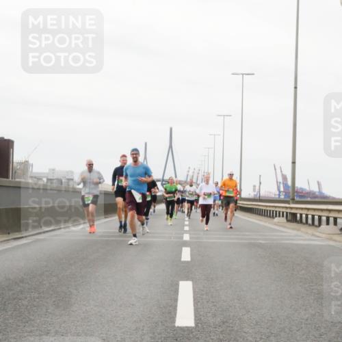 03.10.2025 - Köhlbrandbrückenlauf Matties Gatica Varas http://msf.ph/oto/9187135 03.10.2025 15:49:06 Position 3  meine-sportfotos.de