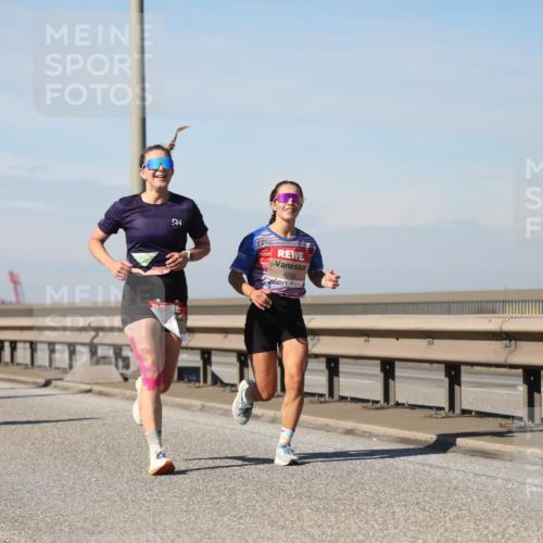 03.10.2025 - Köhlbrandbrückenlauf Yannick Fuchs http://msf.ph/oto/9187137 03.10.2025 11:45:37 Position 3 4206 meine-sportfotos.de