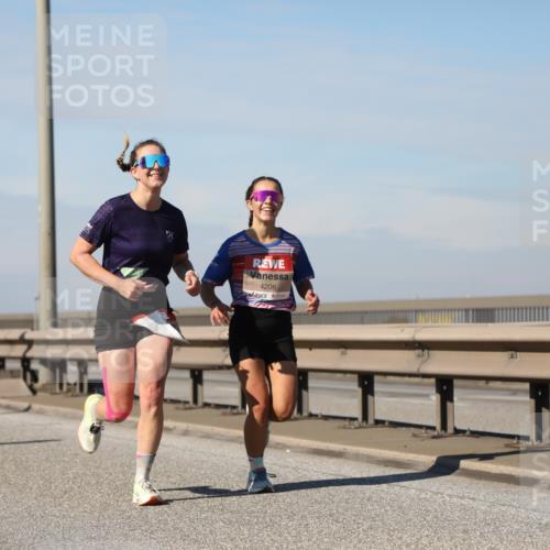 03.10.2025 - Köhlbrandbrückenlauf Yannick Fuchs http://msf.ph/oto/9187142 03.10.2025 11:45:37 Position 3 4206 meine-sportfotos.de