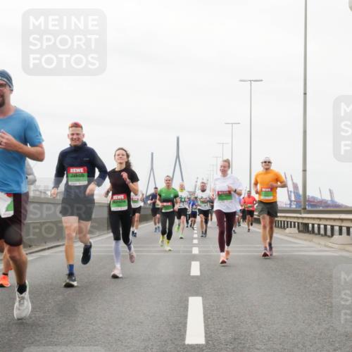 03.10.2025 - Köhlbrandbrückenlauf Matties Gatica Varas http://msf.ph/oto/9187147 03.10.2025 15:49:09 Position 3  meine-sportfotos.de
