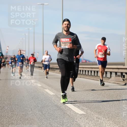03.10.2025 - Köhlbrandbrückenlauf Yannick Fuchs http://msf.ph/oto/9187151 03.10.2025 11:45:38 Position 3 4172 meine-sportfotos.de