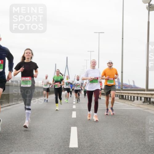 03.10.2025 - Köhlbrandbrückenlauf Matties Gatica Varas http://msf.ph/oto/9187152 03.10.2025 15:49:10 Position 3 7466, 7392 meine-sportfotos.de