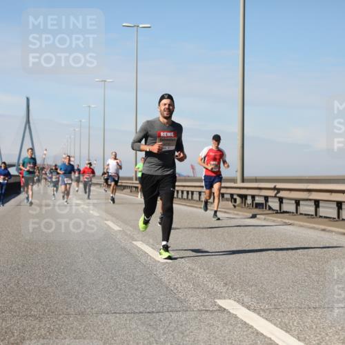 03.10.2025 - Köhlbrandbrückenlauf Yannick Fuchs http://msf.ph/oto/9187153 03.10.2025 11:45:39 Position 3 4172 meine-sportfotos.de