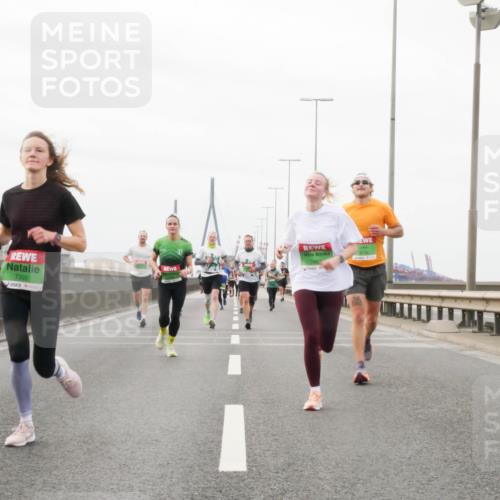 03.10.2025 - Köhlbrandbrückenlauf Matties Gatica Varas http://msf.ph/oto/9187154 03.10.2025 15:49:11 Position 3 7392, 7862 meine-sportfotos.de