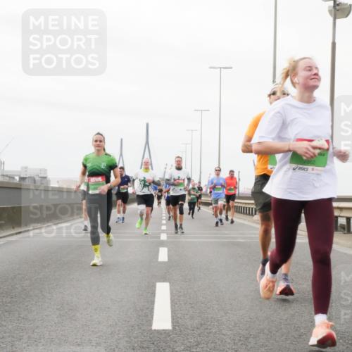03.10.2025 - Köhlbrandbrückenlauf Matties Gatica Varas http://msf.ph/oto/9187159 03.10.2025 15:49:12 Position 3 7862 meine-sportfotos.de