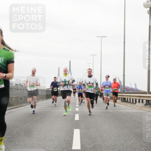 03.10.2025 - Köhlbrandbrückenlauf Matties Gatica Varas http://msf.ph/oto/9187166 03.10.2025 15:49:14 Position 3 7455 meine-sportfotos.de