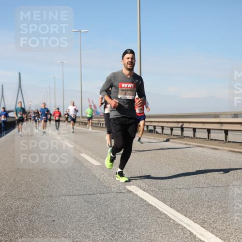 03.10.2025 - Köhlbrandbrückenlauf Yannick Fuchs http://msf.ph/oto/9187168 03.10.2025 11:45:39 Position 3 4172 meine-sportfotos.de