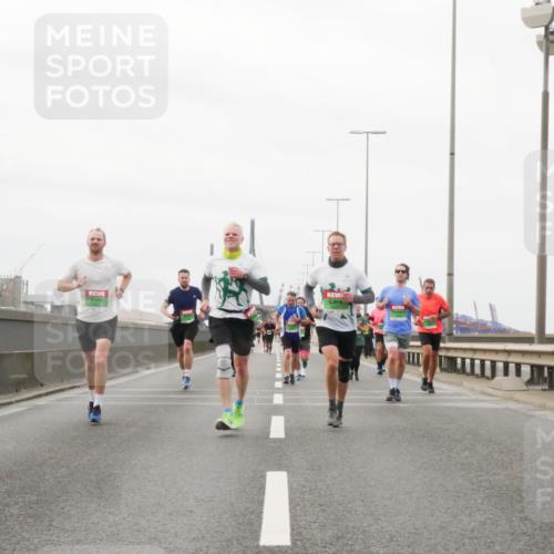 03.10.2025 - Köhlbrandbrückenlauf Matties Gatica Varas http://msf.ph/oto/9187169 03.10.2025 15:49:14 Position 3  meine-sportfotos.de