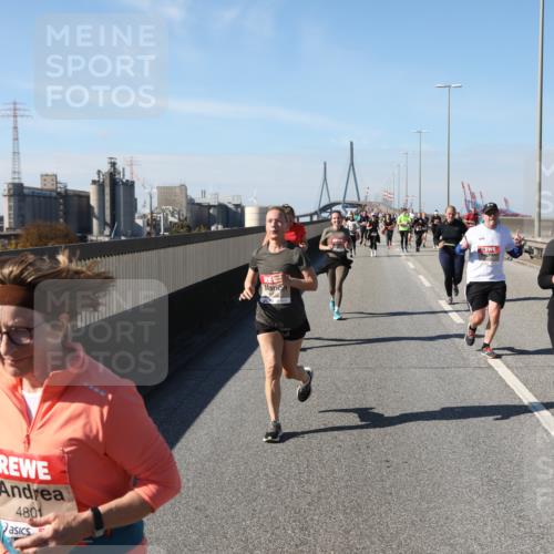 03.10.2025 - Köhlbrandbrückenlauf Yannick Fuchs http://msf.ph/oto/9187172 03.10.2025 12:06:22 Position 3 4801 meine-sportfotos.de