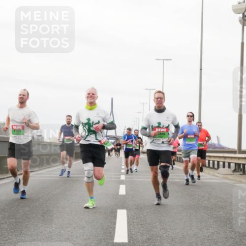03.10.2025 - Köhlbrandbrückenlauf Matties Gatica Varas http://msf.ph/oto/9187173 03.10.2025 15:49:15 Position 3 9421 meine-sportfotos.de