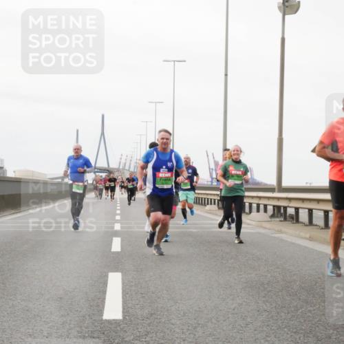 03.10.2025 - Köhlbrandbrückenlauf Matties Gatica Varas http://msf.ph/oto/9187179 03.10.2025 15:49:18 Position 3  meine-sportfotos.de