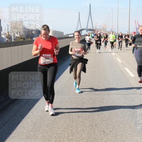 03.10.2025 - Köhlbrandbrückenlauf Yannick Fuchs http://msf.ph/oto/9187189 03.10.2025 12:06:24 Position 3 6513, 6607 meine-sportfotos.de
