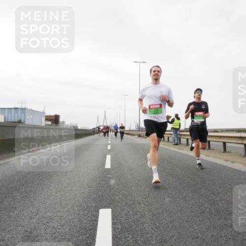 03.10.2025 - Köhlbrandbrückenlauf Matties Gatica Varas http://msf.ph/oto/9187210 03.10.2025 15:49:25 Position 3 9744, 1 meine-sportfotos.de