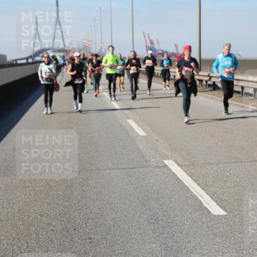 03.10.2025 - Köhlbrandbrückenlauf Yannick Fuchs http://msf.ph/oto/9187214 03.10.2025 12:06:27 Position 3  meine-sportfotos.de