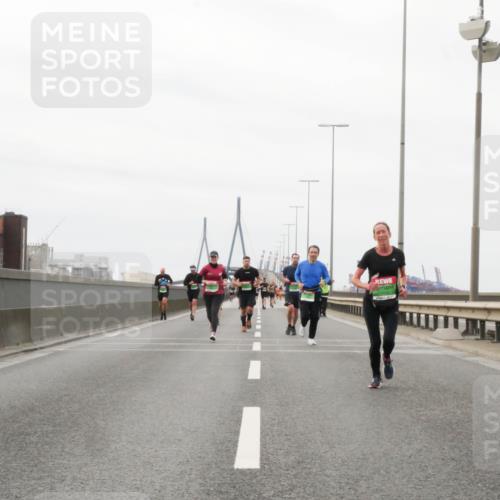 03.10.2025 - Köhlbrandbrückenlauf Matties Gatica Varas http://msf.ph/oto/9187220 03.10.2025 15:49:28 Position 3  meine-sportfotos.de