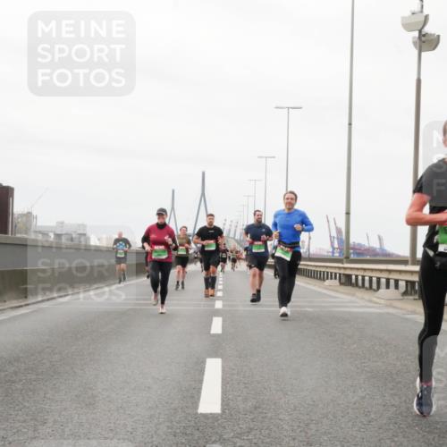 03.10.2025 - Köhlbrandbrückenlauf Matties Gatica Varas http://msf.ph/oto/9187225 03.10.2025 15:49:29 Position 3 7428 meine-sportfotos.de