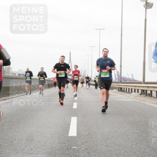03.10.2025 - Köhlbrandbrückenlauf Matties Gatica Varas http://msf.ph/oto/9187237 03.10.2025 15:49:32 Position 3 7207, 9566 meine-sportfotos.de