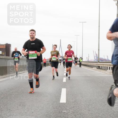 03.10.2025 - Köhlbrandbrückenlauf Matties Gatica Varas http://msf.ph/oto/9187245 03.10.2025 15:49:34 Position 3 7780, 7513 meine-sportfotos.de