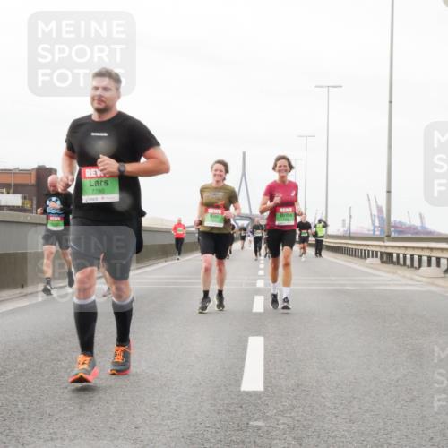 03.10.2025 - Köhlbrandbrückenlauf Matties Gatica Varas http://msf.ph/oto/9187248 03.10.2025 15:49:35 Position 3 7780 meine-sportfotos.de