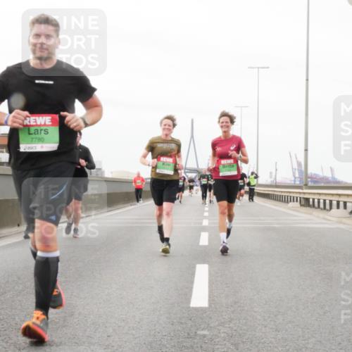 03.10.2025 - Köhlbrandbrückenlauf Matties Gatica Varas http://msf.ph/oto/9187249 03.10.2025 15:49:35 Position 3 7780 meine-sportfotos.de