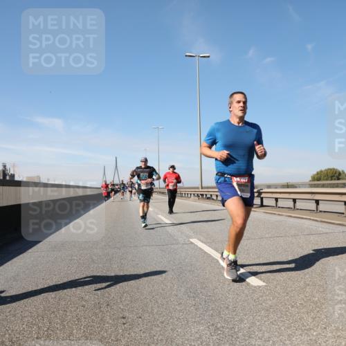 03.10.2025 - Köhlbrandbrückenlauf Yannick Fuchs http://msf.ph/oto/9187257 03.10.2025 11:45:47 Position 3 6 meine-sportfotos.de