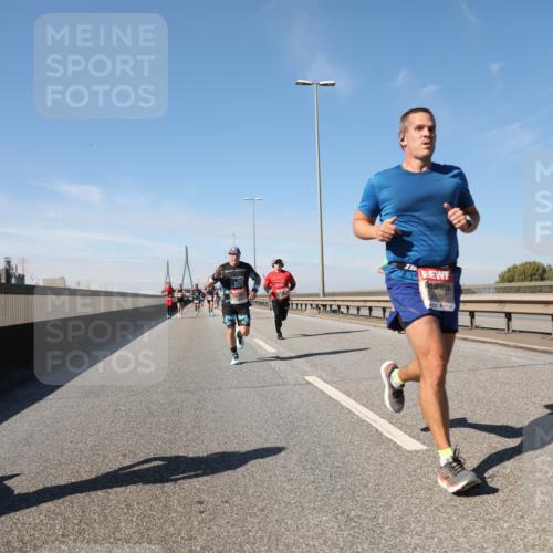 03.10.2025 - Köhlbrandbrückenlauf Yannick Fuchs http://msf.ph/oto/9187260 03.10.2025 11:45:47 Position 3 3, 4130 meine-sportfotos.de