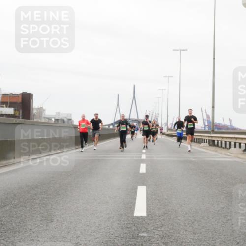 03.10.2025 - Köhlbrandbrückenlauf Matties Gatica Varas http://msf.ph/oto/9187262 03.10.2025 15:49:39 Position 3  meine-sportfotos.de
