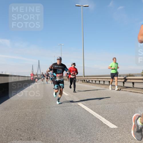 03.10.2025 - Köhlbrandbrückenlauf Yannick Fuchs http://msf.ph/oto/9187266 03.10.2025 11:45:47 Position 3 2 meine-sportfotos.de