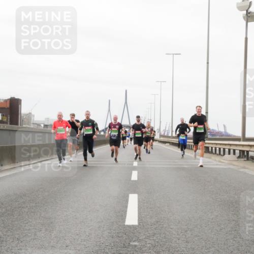 03.10.2025 - Köhlbrandbrückenlauf Matties Gatica Varas http://msf.ph/oto/9187270 03.10.2025 15:49:41 Position 3  meine-sportfotos.de