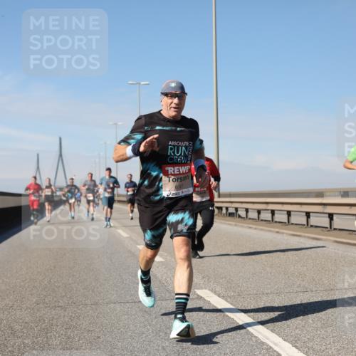 03.10.2025 - Köhlbrandbrückenlauf Yannick Fuchs http://msf.ph/oto/9187274 03.10.2025 11:45:48 Position 3 6187 meine-sportfotos.de