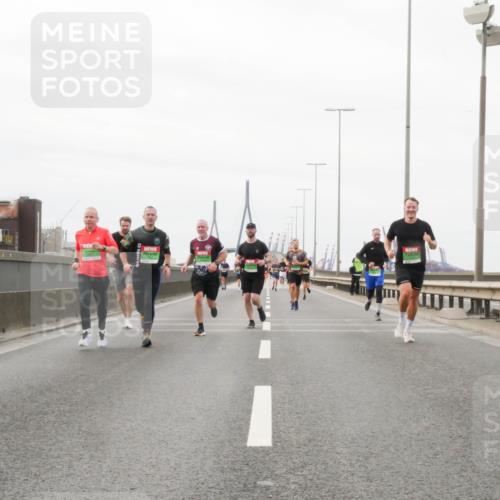 03.10.2025 - Köhlbrandbrückenlauf Matties Gatica Varas http://msf.ph/oto/9187275 03.10.2025 15:49:42 Position 3  meine-sportfotos.de