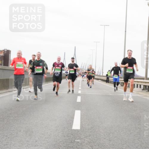 03.10.2025 - Köhlbrandbrückenlauf Matties Gatica Varas http://msf.ph/oto/9187277 03.10.2025 15:49:42 Position 3  meine-sportfotos.de