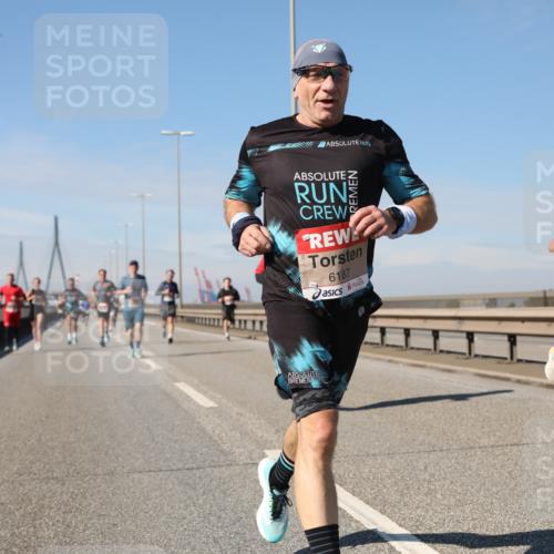 03.10.2025 - Köhlbrandbrückenlauf Yannick Fuchs http://msf.ph/oto/9187281 03.10.2025 11:45:48 Position 3 6187 meine-sportfotos.de