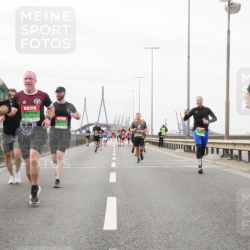 03.10.2025 - Köhlbrandbrückenlauf Matties Gatica Varas http://msf.ph/oto/9187288 03.10.2025 15:49:44 Position 3 7611, 7798, 9114, 24874, 7473 meine-sportfotos.de