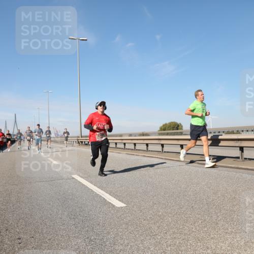 03.10.2025 - Köhlbrandbrückenlauf Yannick Fuchs http://msf.ph/oto/9187290 03.10.2025 11:45:49 Position 3  meine-sportfotos.de