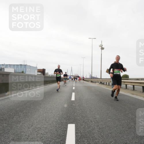 03.10.2025 - Köhlbrandbrückenlauf Matties Gatica Varas http://msf.ph/oto/9187316 03.10.2025 15:49:51 Position 3  meine-sportfotos.de