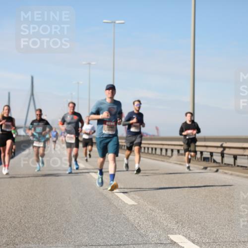 03.10.2025 - Köhlbrandbrückenlauf Yannick Fuchs http://msf.ph/oto/9187318 03.10.2025 11:45:50 Position 3  meine-sportfotos.de