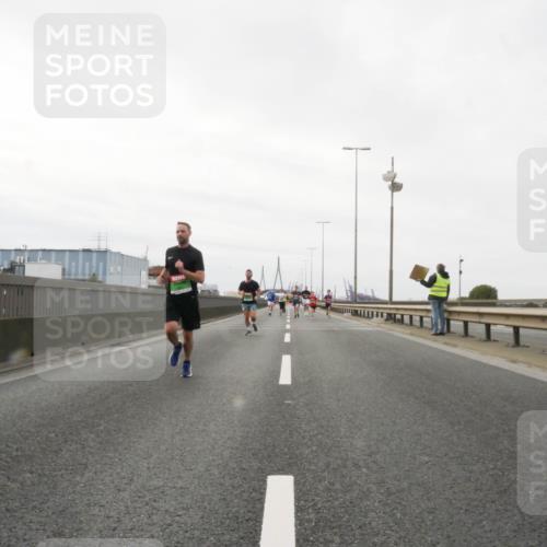 03.10.2025 - Köhlbrandbrückenlauf Matties Gatica Varas http://msf.ph/oto/9187320 03.10.2025 15:49:52 Position 3  meine-sportfotos.de