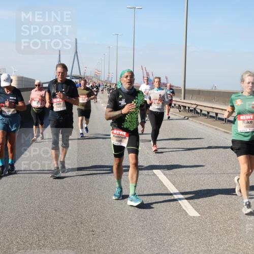 03.10.2025 - Köhlbrandbrückenlauf Yannick Fuchs http://msf.ph/oto/9187321 03.10.2025 12:06:35 Position 3 5625, 6608, 4921, 4920 meine-sportfotos.de