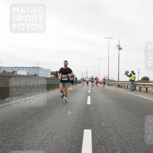 03.10.2025 - Köhlbrandbrückenlauf Matties Gatica Varas http://msf.ph/oto/9187330 03.10.2025 15:49:54 Position 3  meine-sportfotos.de