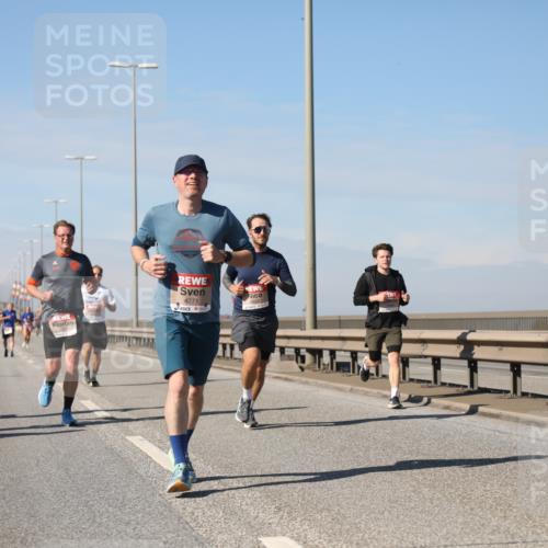 03.10.2025 - Köhlbrandbrückenlauf Yannick Fuchs http://msf.ph/oto/9187335 03.10.2025 11:45:51 Position 3 4492, 4271 meine-sportfotos.de