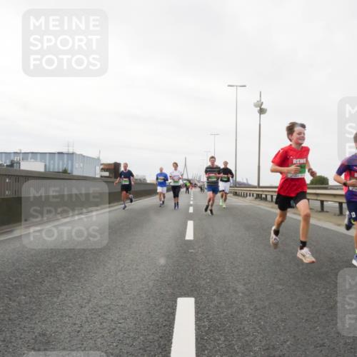 03.10.2025 - Köhlbrandbrückenlauf Matties Gatica Varas http://msf.ph/oto/9187350 03.10.2025 15:49:58 Position 3 13 meine-sportfotos.de