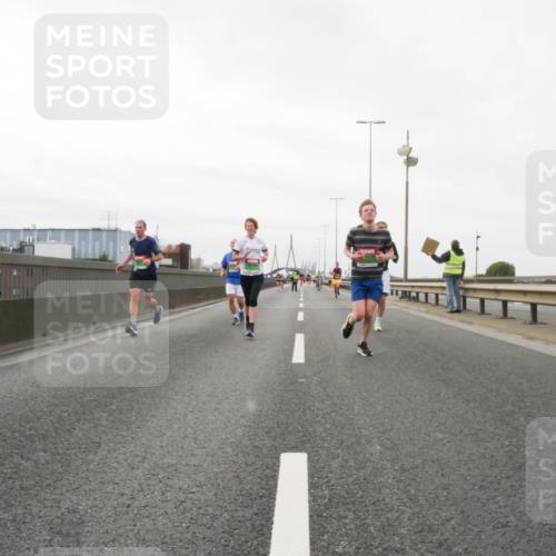 03.10.2025 - Köhlbrandbrückenlauf Matties Gatica Varas http://msf.ph/oto/9187358 03.10.2025 15:50:00 Position 3  meine-sportfotos.de