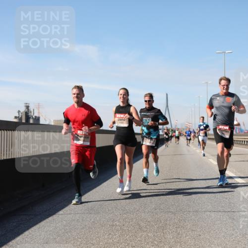03.10.2025 - Köhlbrandbrückenlauf Yannick Fuchs http://msf.ph/oto/9187360 03.10.2025 11:45:53 Position 3  meine-sportfotos.de